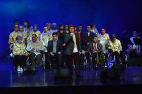 Pokaż zdjęcie: uczestnicy koncertu