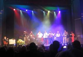 Pokaż zdjęcie: Artystki Kasia Stasiak i Teresa Zmuda oraz Łódzka Kapela Podwórkowa