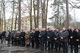 Pokaż zdjęcie: Uczestnicy uroczystości