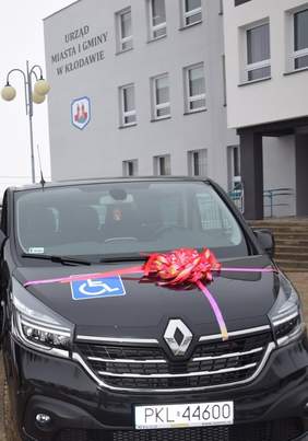 Pokaż zdjęcie: Bus z dofinansowaniem ze środków PFRON dla osób z niepełnosprawnością zamieszkujących Gminę Kłodawa