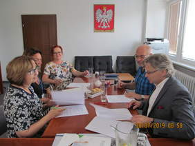 Pokaż zdjęcie: Podpisanie umów z Powiatem Gryfińskim