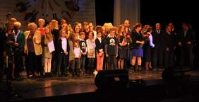 Pokaż zdjęcie: Wszyscy nagrodzeni wolontariusze