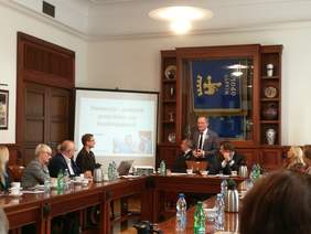 Pokaż zdjęcie: Forum medyczne „Choroba Alzheimera – pacjent-lekarz-opiekun”