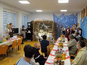 Pokaż zdjęcie: Spotkanie na sali