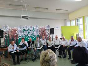 Pokaż zdjęcie: Uroczystość uświetniła część artystyczna przygotowana przez pacjentów SP ZLO w Raciążku