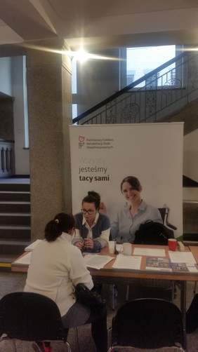 Pracownicy Śląskiego Oddziału PFRON podczas dyżuru eksperckiego w chorzowskim oddziale ZUS