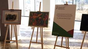 Pokaż zdjęcie: Uroczystość otwarcia wystawy „Gdy w sercu kwitnie muzyka" w Centrum Handlowym Avenida w Poznaniu