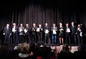 Pokaż zdjęcie: Wręczenie podziękowań osobom i instytucjom wspierającym FON w Podolanach