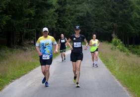 Pokaż zdjęcie: Uczestnicy biegu w Szklarskiej Porębie