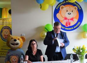 Prezes fundacji Dariusz Lisowski dziękuje wszystkim za dziesięć lat wspierania projektów na rzecz osób z niepełnosprawnościami 