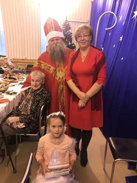Pokaż zdjęcie: Spotkanie Wigilijne z udziałem dr Wandy Półtawskiej oraz dyrektor Marty Mordarskiej