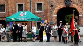 Uroczysty apel na Rynku Staromiejskim w Toruniu