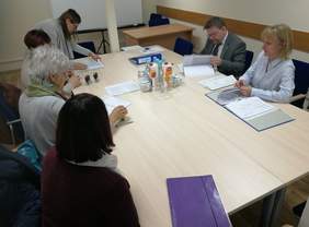 Pokaż zdjęcie: Podpisanie umowy  o zlecanie realizacji zadań w ramach konkursu 4/2017