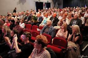 Goście zgromadzeni na widowni