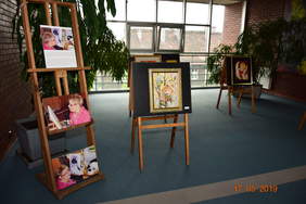 Pokaż zdjęcie: Wystawa obrazów Katarzyny Warachim