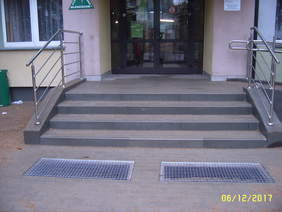 Pokaż zdjęcie: Schody z podjazdem