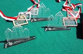 Medale i okolicznościowe statuetki