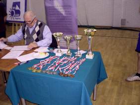 Pokaż zdjęcie: Nagrody dla najlepszych zawodników 