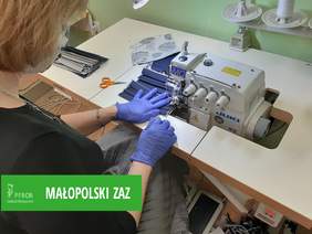 Pokaż zdjęcie: Szycie maseczek w PZAZ