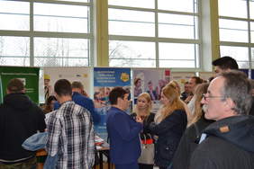 Pokaż zdjęcie: Frekwencja na targach z roku na rok coraz większa