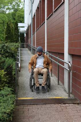 Pokaż zdjęcie: Studenci w trakcie warsztatów.