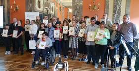 Pokaż zdjęcie: Gala konkursu Sztuka Osób Niepełnosprawnych 