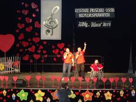 Pokaż zdjęcie: Występ zespołu z WTZ w Jarominie