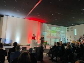 Pokaż zdjęcie: Gala 30-lecia PFRON Minister Marlena Maląg