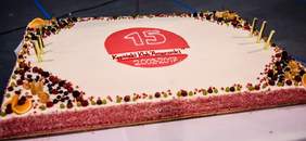 Pokaż zdjęcie: Tort z okazji jubileuszu XV-lecia Stowarzyszenia Kępiński Klub „Amazonki”