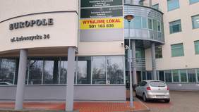 Fotografia budynku, w którym mieści się Opolski Ośrodek Wsparcia i Testów