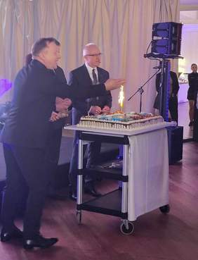 Pokaż zdjęcie: Tort jubileuszowy