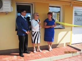 W środku Barbara Famielec, Założycielka Koła PSONI w Rymanowie, „Matka Chrzestna” ZAZ/SMAK