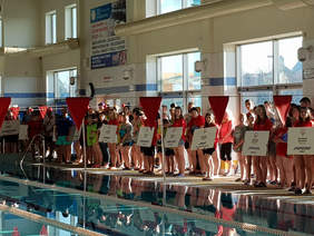 Zawodnicy z placówek kształcenia specjalnego biorący udział w mityngu