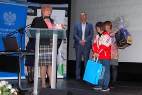 Pokaż zdjęcie: Wręczenie gratulacji multimedalistce Agnieszcze Kociołek