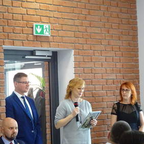 Pokaż zdjęcie: Wzruszające, pełne emocji przemówienie, wygłosiła architekt zrewalitalizowanej cześci obiektu