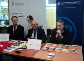 Pokaż zdjęcie: Dyżur Eksperta PFRON oraz przedstawicieli z Państwowej Inspekcji Pracy w II Oddziale ZUS w Poznaniu