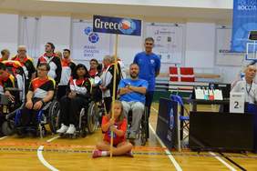 Pokaż zdjęcie: Prezentacja drużyn podczas ceremonii otwarcia Europejskich zawodów Bocci w Poznaniu