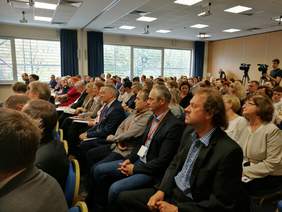 Pokaż zdjęcie: Konsultacje społeczne zmian w ustawach wdrażających Program kompleksowego wsparcia dla rodzin "Za życiem" w Opolu