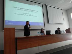 Pokaż zdjęcie: Przedstawiciel Twoje Nowe Możliwości przedstawił realizację programu „Absolwent” w praktyce