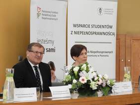 Pokaż zdjęcie: Od lewej: Tomasz Maruszewski, Zastępca Prezesa Zarządu PFRON ds. Finansowych; Anna Skupień, Dyrektor Oddziału Wielkopolskiego PFRON