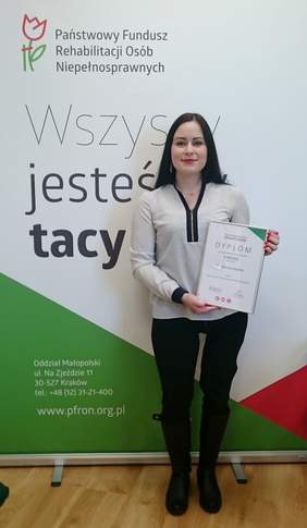 Pokaż zdjęcie: Klaudia Kaniewska laureatka II miejsca w konkursie „Otwarte Drzwi”
