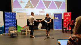 Pokaż zdjęcie: Wręczenie nagrody IDOL