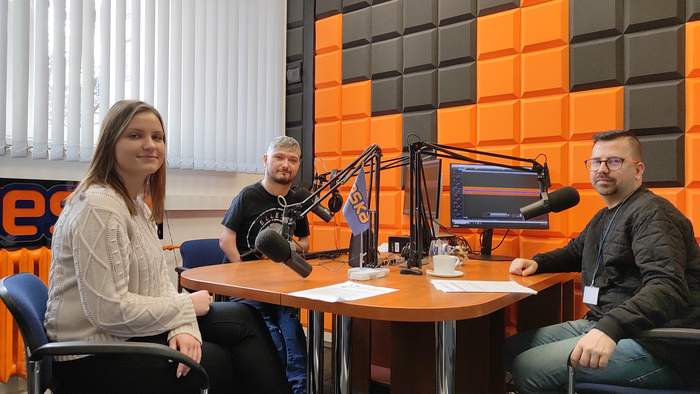 Pokaż zdjęcie: Spotkanie w studiu Radia ESKA
