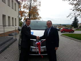 Pokaż zdjęcie: Od lewej: Dyrektor Regionalnej Placówki Opiekuńczo - Terapeutycznej Jacek Sambór, Dyrektor Oddziału Świętokrzyskiego PFRON Andrzej Michalski 