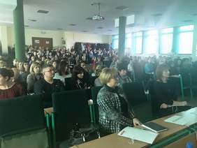 Pokaż zdjęcie: Uczestnicy sympozjum "Milczące - krzyczące dziecko..."