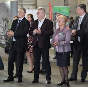 Pokaż zdjęcie: Od lewej: dyrektor wydziału polityki społecznej LUW Albin Mazurek oraz dyrektor Oddziału Lubelskiego PFRON Jerzy Dębski