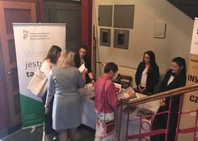 Pokaż zdjęcie: Stoisko informacyjne programu "Aktywny samorząd"