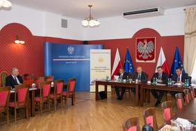 Pokaż zdjęcie: rada programowa OHP pod przewodnictwem Wojewody Wielkopolskiego Zbigniewa  Hoffmanna