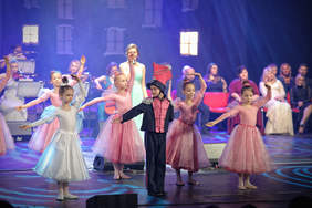 Pokaż zdjęcie: Zespół taneczny dzieci i młodzieży "Mała Rewia" z Torunia