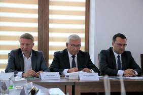 Pokaż zdjęcie: Od lewej: Józef Tomala - Wiceprzewodniczący Konwentu, Andrzej Potepa - Wiceprzewodniczący Konwentu oraz Wojciech Pałka - Przewodniczący Konwentu 